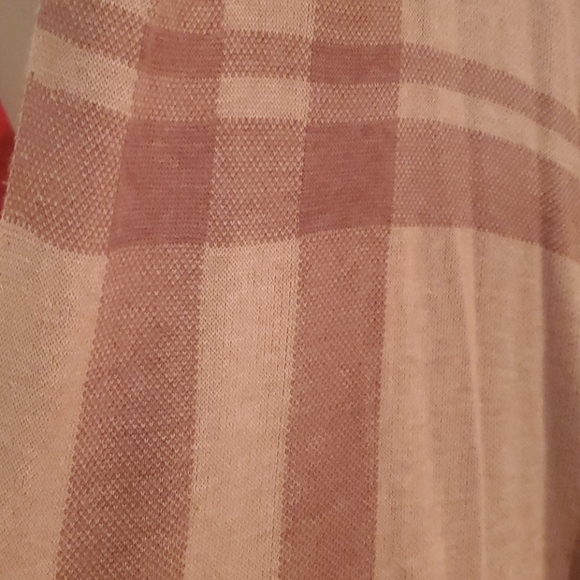 Clothes - Picture 2 of 3